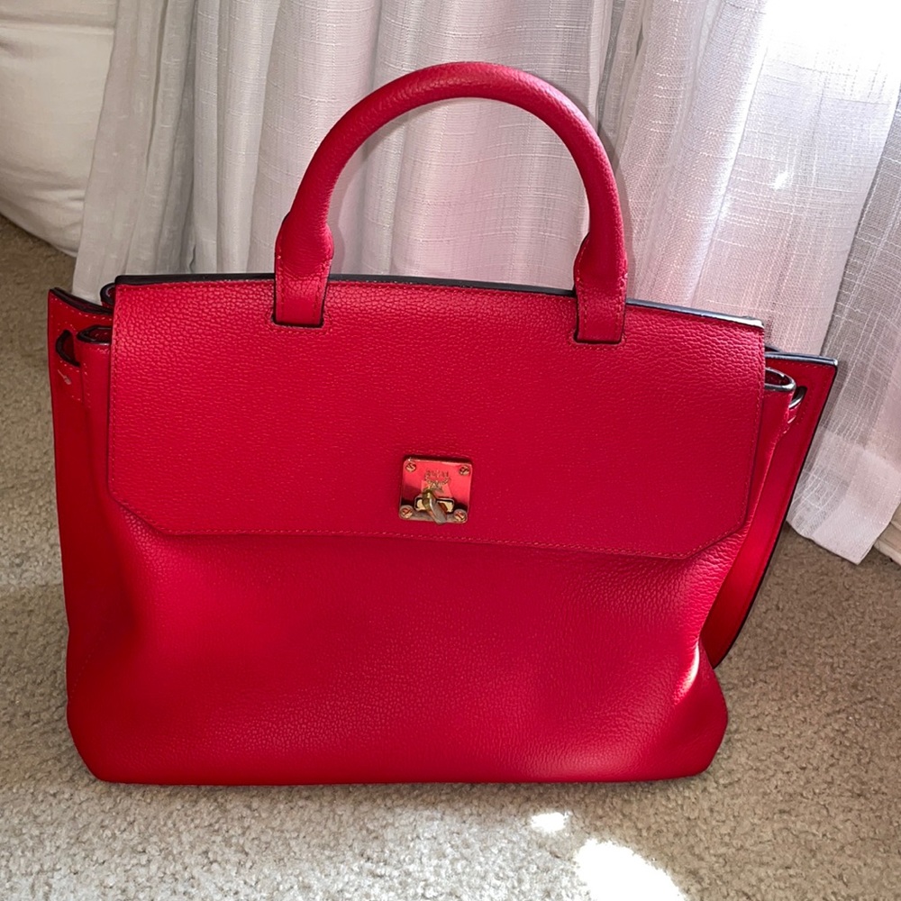 COPY - MCM Mila convertibles backpack